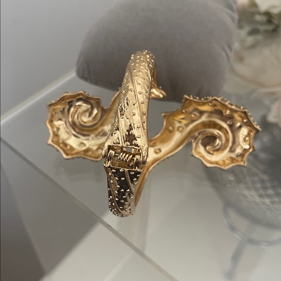 Zara Gold w/Rhinestone Hinged Seashell Bracelet - Picture 5 of 7